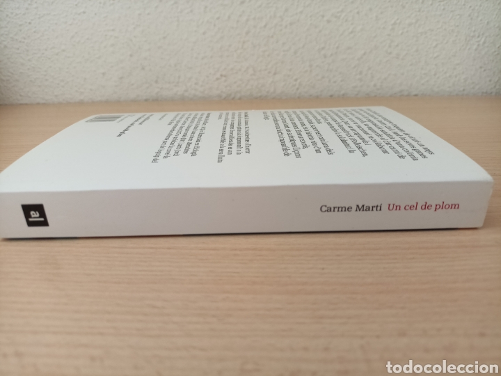 Libros de segunda mano: Un cel de plom. Carme Mart&iacute; . Ara mini. Catal&agrave; - Foto 2