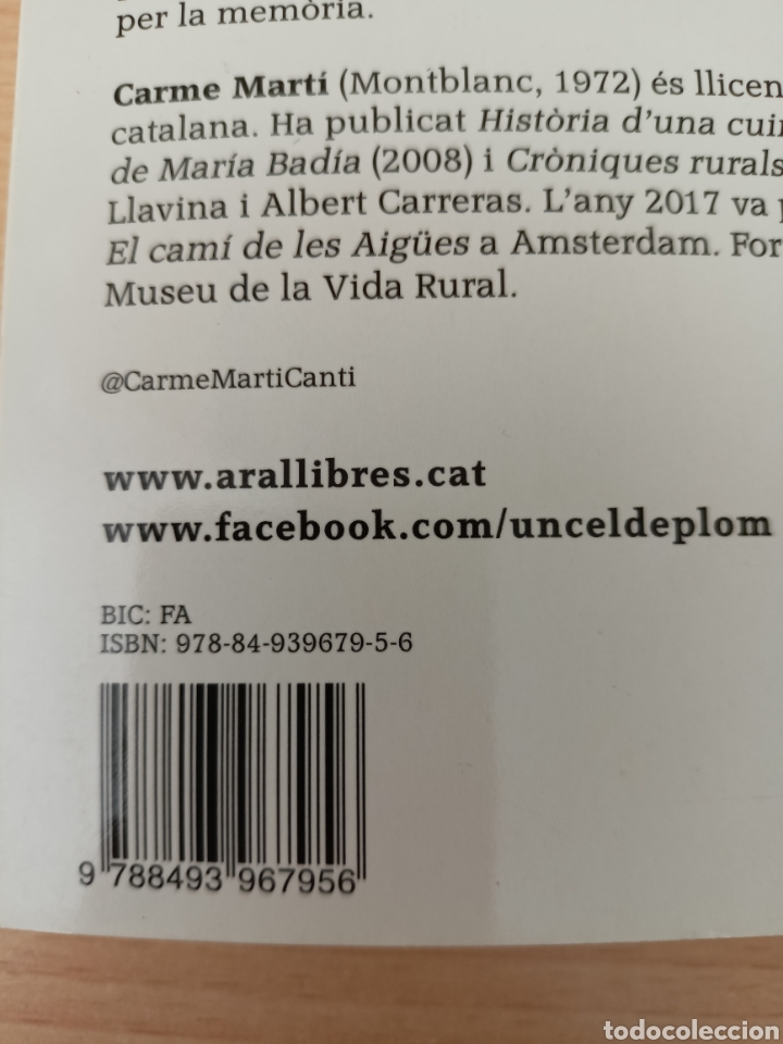 Libros de segunda mano: Un cel de plom. Carme Mart&iacute; . Ara mini. Catal&agrave; - Foto 4