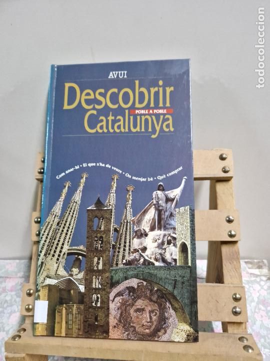 Libros de segunda mano: DECOBRIR CATALUNYA POBLE A POBLE. AVUI - Foto 1