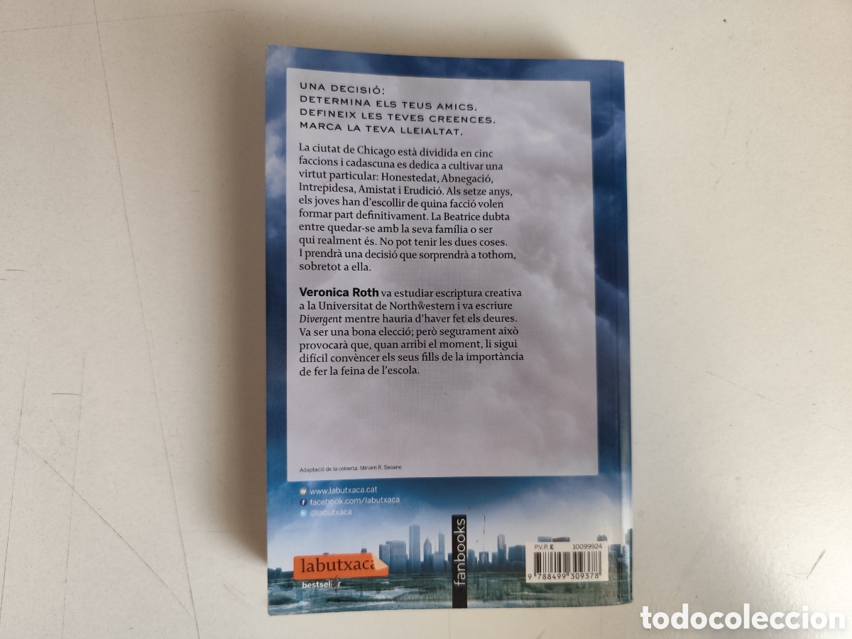 Libros de segunda mano: Libro. Divergent, Veronica Roth. Catal&agrave; - Foto 2