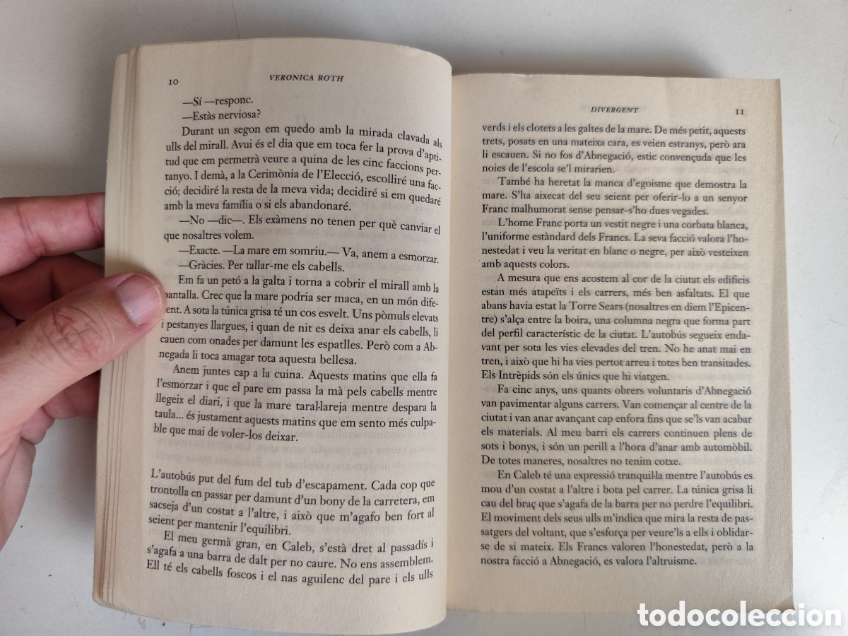 Libros de segunda mano: Libro. Divergent, Veronica Roth. Catal&agrave; - Foto 3