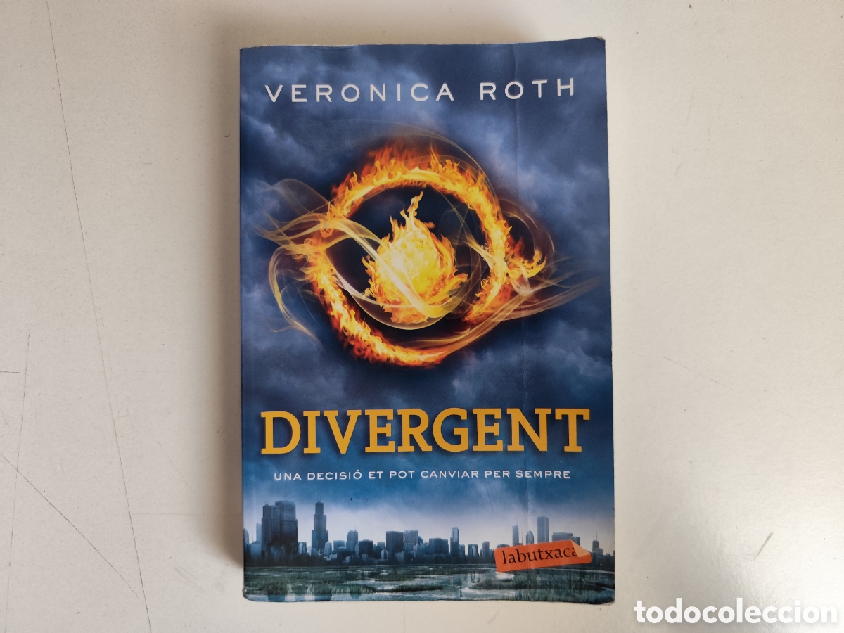 Libros de segunda mano: Libro. Divergent, Veronica Roth. Catal&agrave; - Foto 1