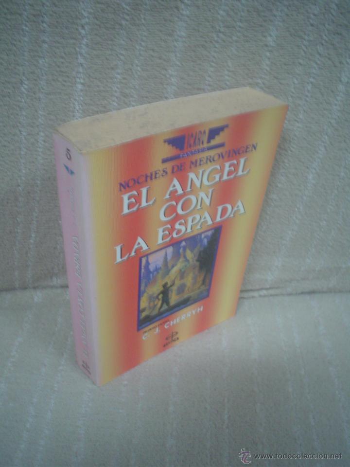 Second hand books: C.J. CHERRYH: EL &Aacute;NGEL CON LA ESPADA (NOCHES DE MEROVINGEN)