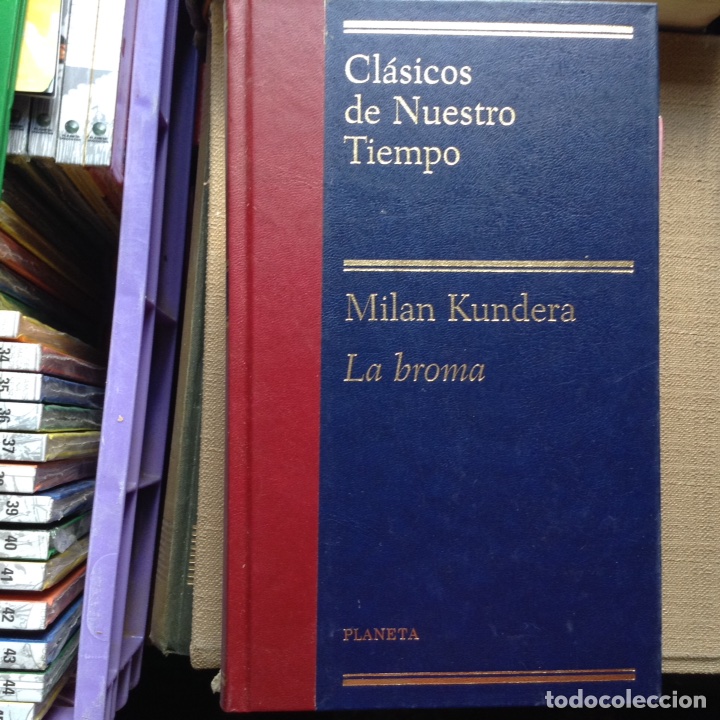 Libros de segunda mano: La broma. Mil&aacute;n Kundera - Foto 1