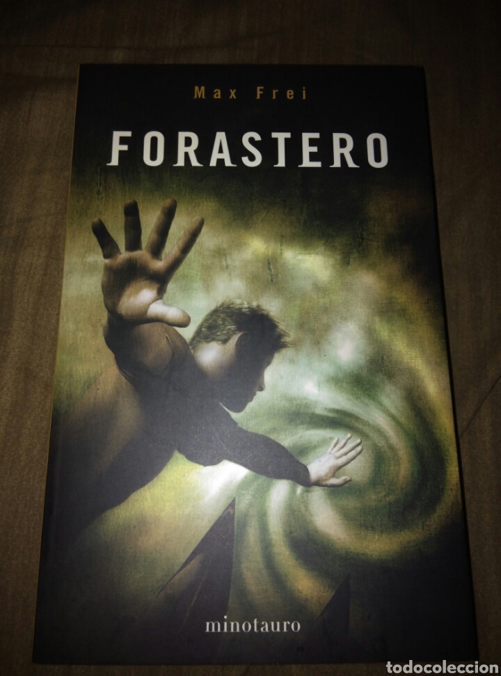 Libros de segunda mano: Forastero. Max Frei - Foto 1