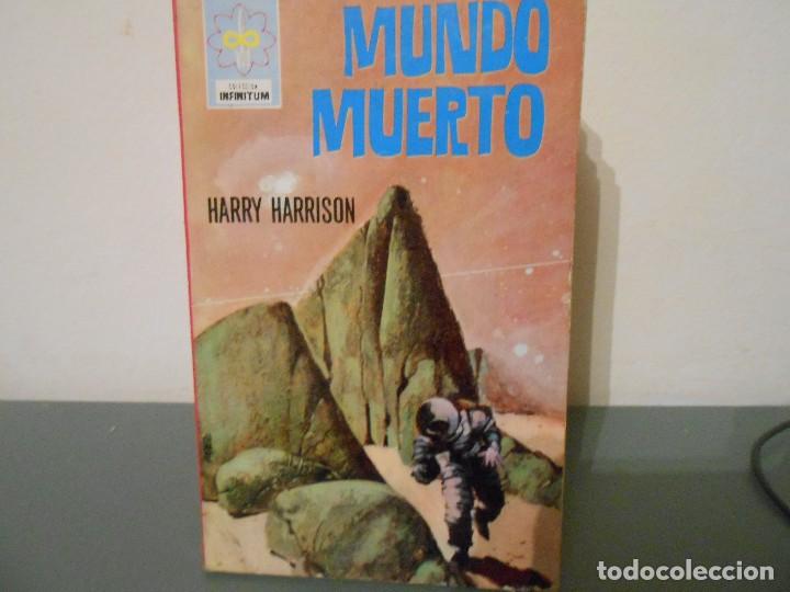 Libri di seconda mano: UN MUNDO MUERTO