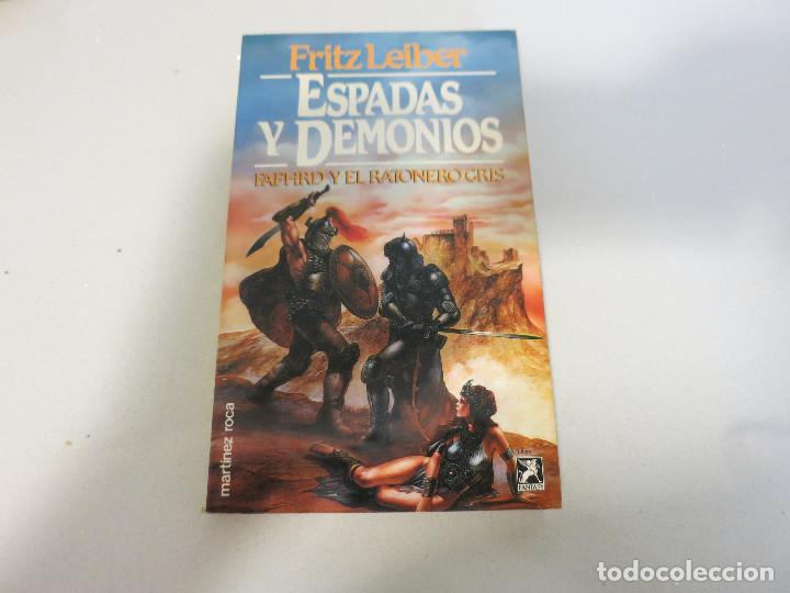 Libros de segunda mano: FANTASIA MARTINEZ ROCA FANTSY  ESPADAS Y DEMONIOS FRITZ LEIBER