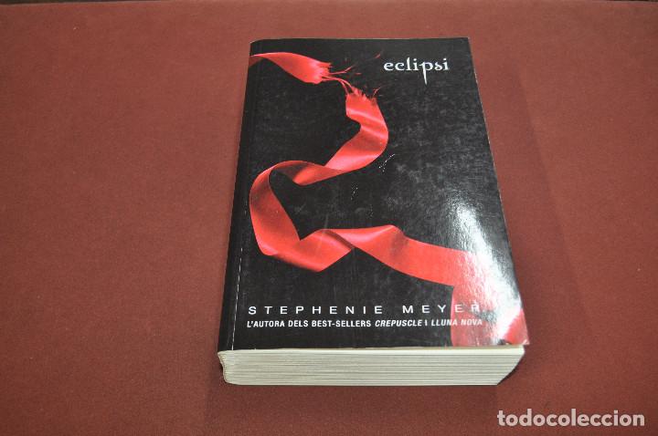 Libros de segunda mano: Eclipsi - Stephenie Meyer - Alfaguara - idioma catal&agrave; - NOB