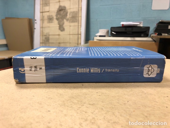 Libros de segunda mano: TR&Aacute;NSITO. CONNIE WILLIS. EDICIONES B 2003. - Foto 7