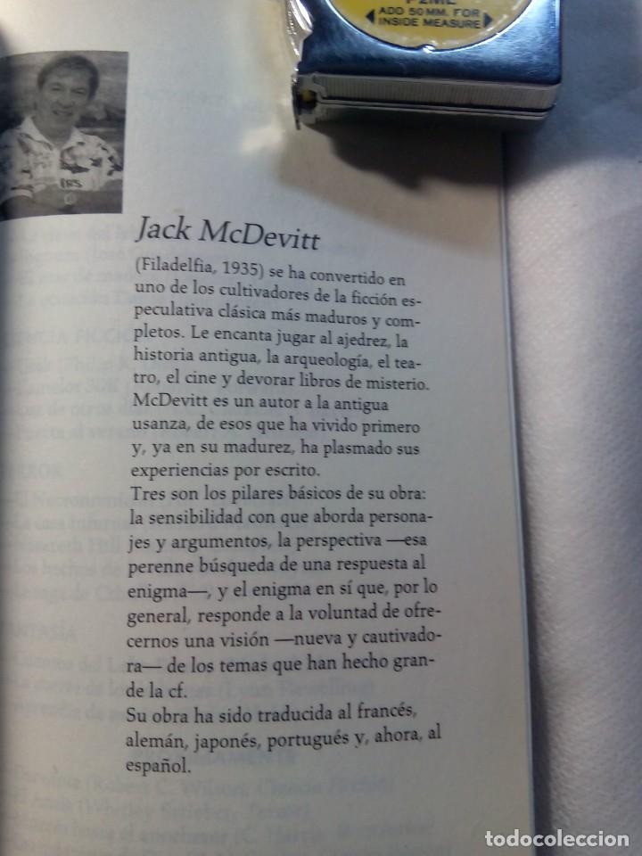 Libros de segunda mano: LAS M&Aacute;QUINAS DE DIOS / JACK McDEVITT - Foto 6