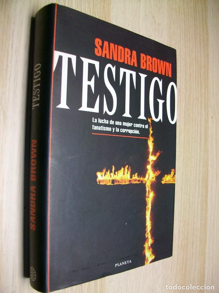 Libros de segunda mano: Testigo de Sandra Brown - Foto 1
