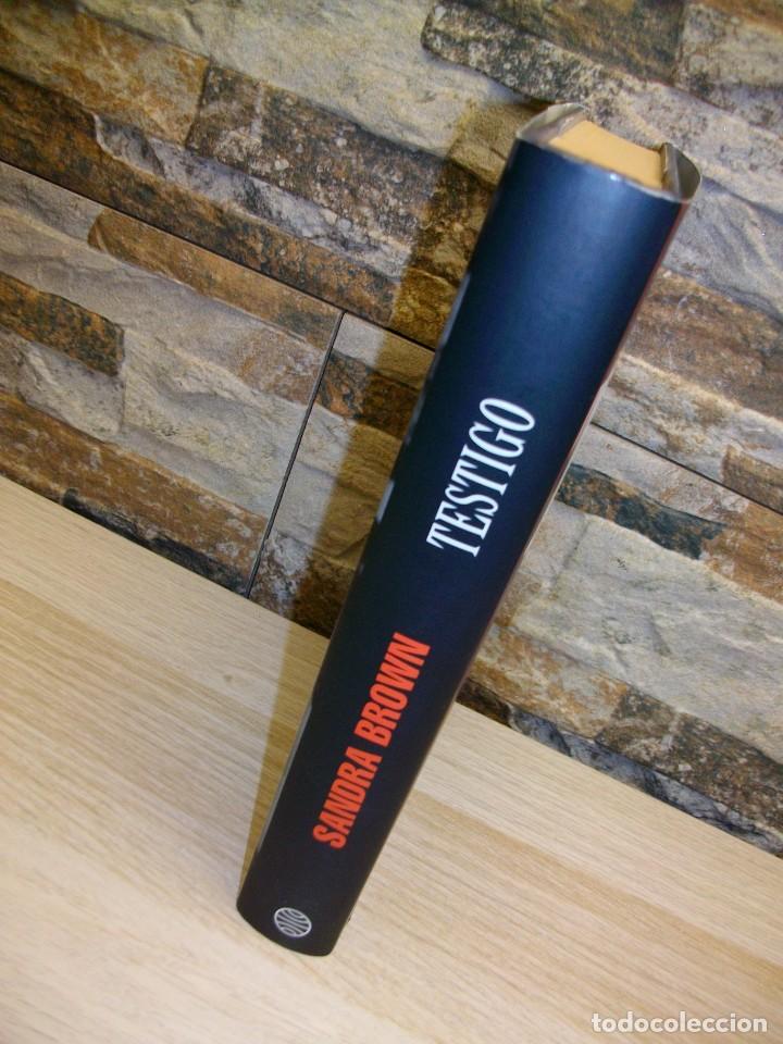 Libros de segunda mano: Testigo de Sandra Brown - Foto 2