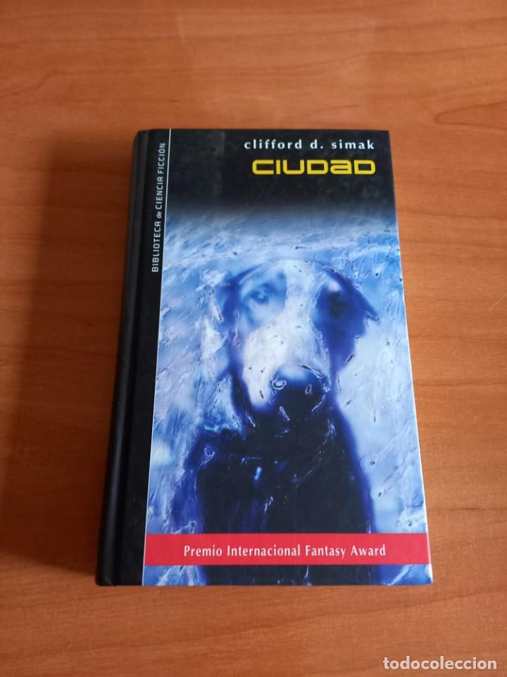 Libros de segunda mano: CIUDAD - Clifford D. Simak - Foto 1