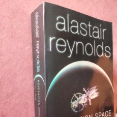 Libros de segunda mano: ALASTAIR REYNOLDS - REVELATIÓN SPACE -2003 - 545 PGS.. Lote 354164058