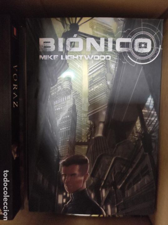 Libros de segunda mano: BIONICO (Mike Lightwood) Dolmen, 2017.