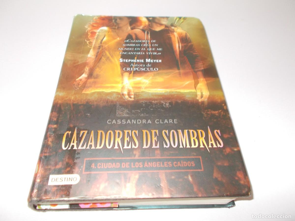 Second hand books: CAZADORES DE SOMBRAS Ciudad de los &Aacute;ngeles ca&iacute;dos