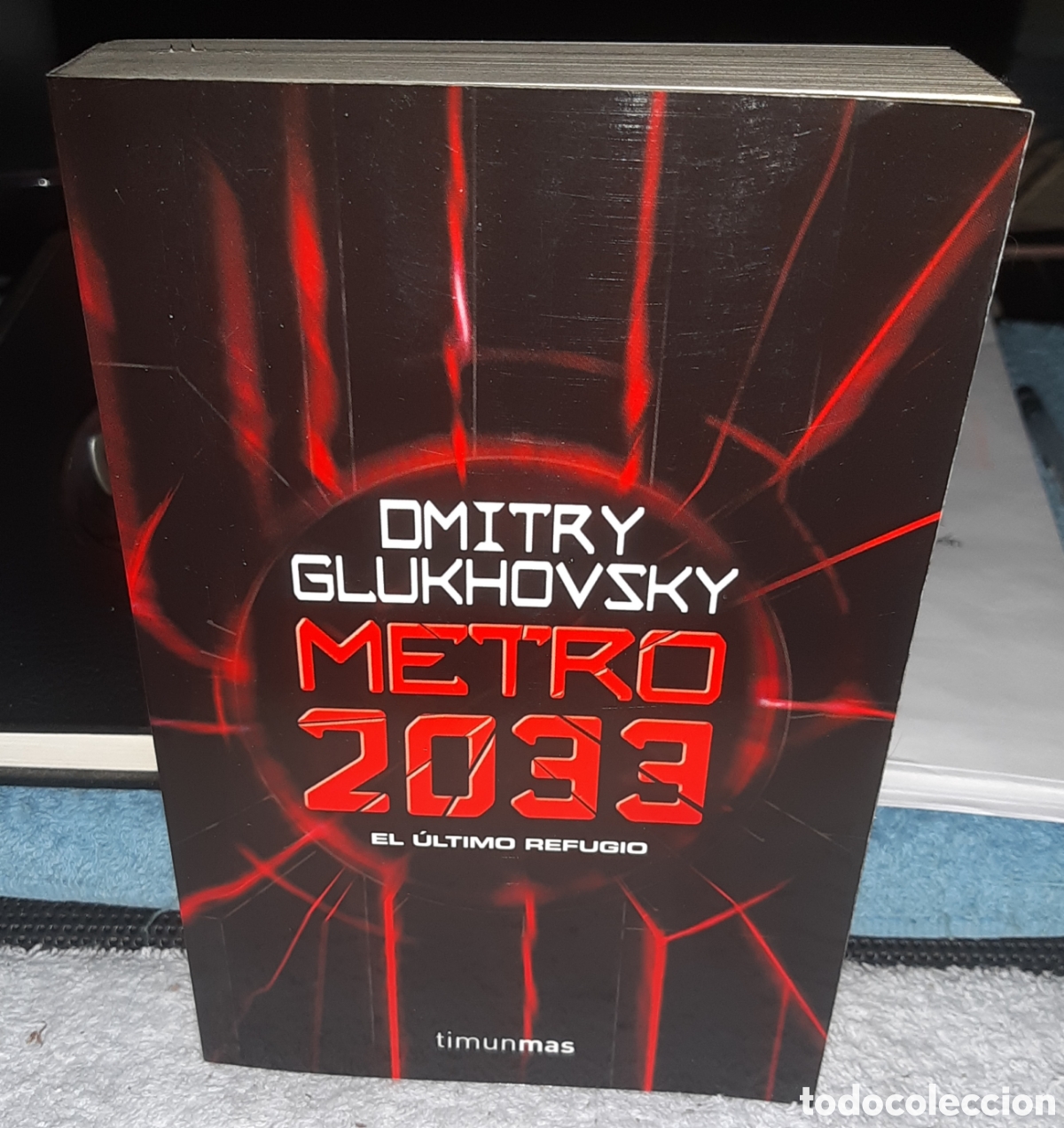Libros de segunda mano: Metro 2033. El &uacute;ltimo refugio. - Foto 1