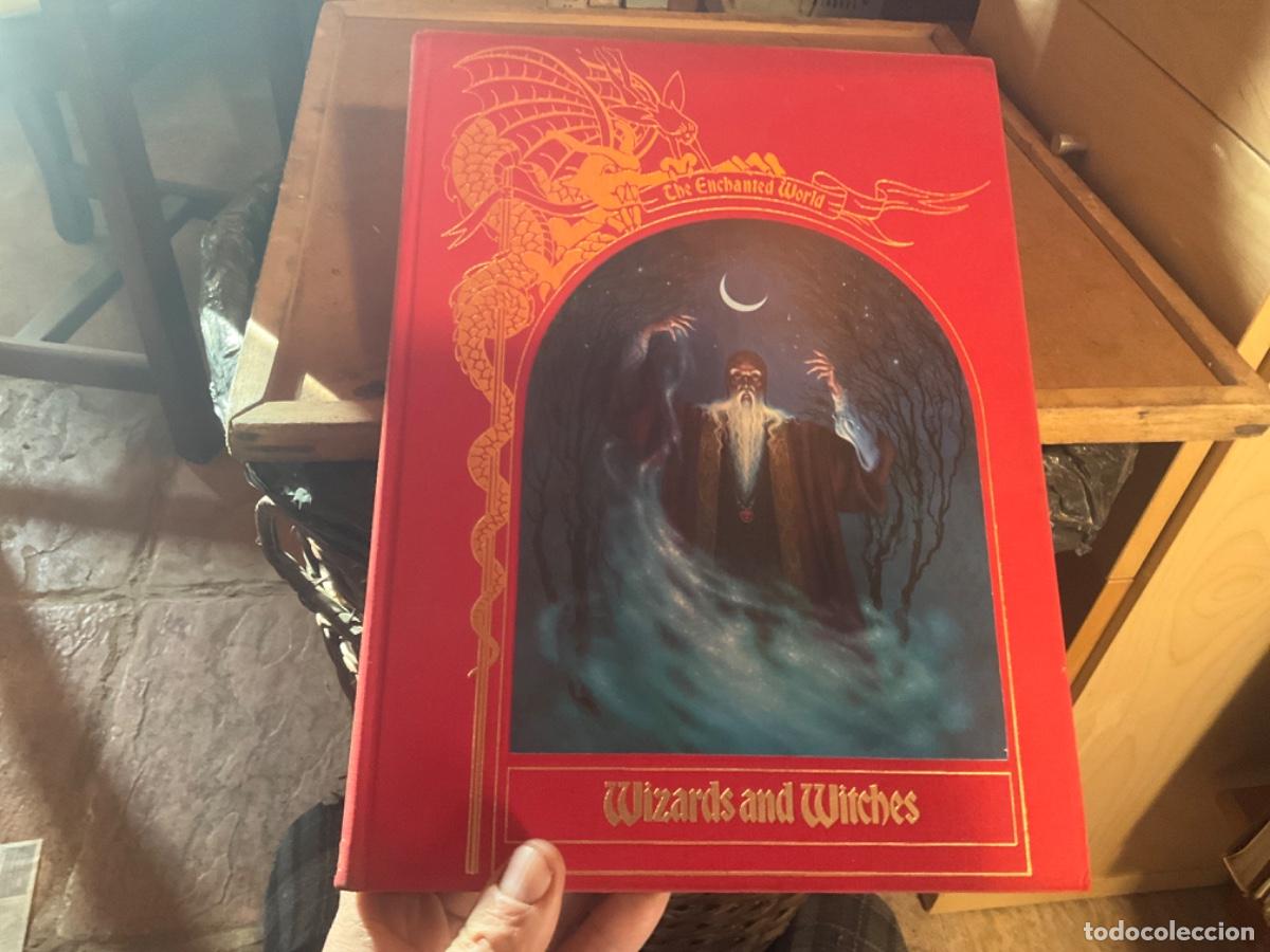 Gebrauchte B&uuml;cher: The Enchanted World:wizards and witches brujos brujas time -ilustraciones maravillosas mundo magico