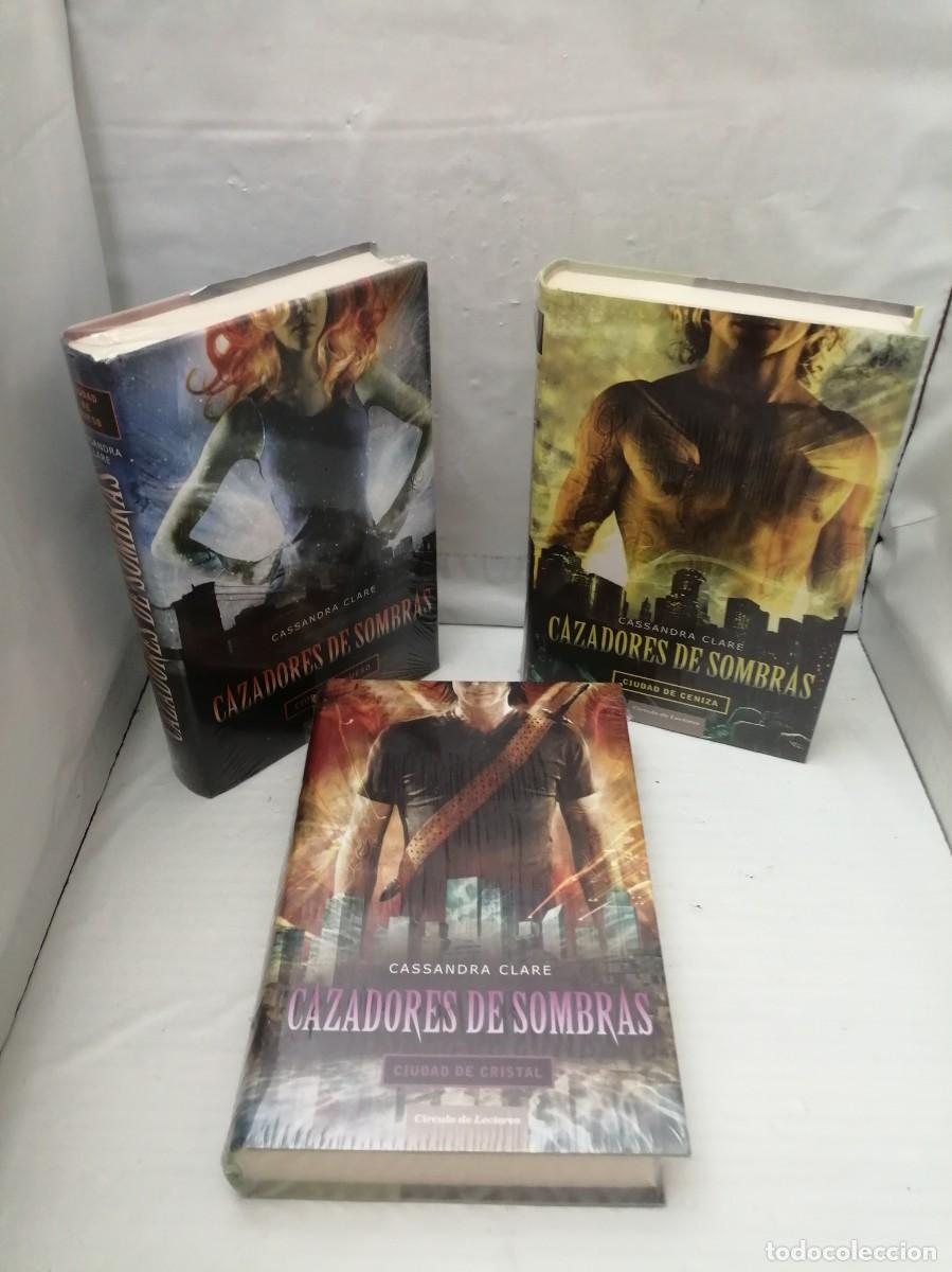 Second hand books: PACK 3 Primeros libros de la Serie CAZADORES DE SOMBRAS (COMO NUEVOS)