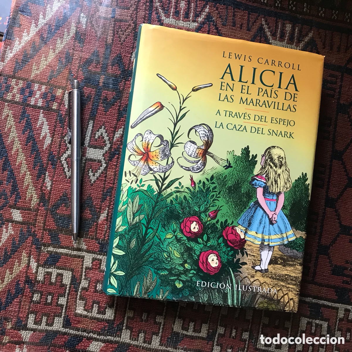 Libros de segunda mano: Alicia en el pa&iacute;s de las maravillas. A trav&eacute;s del espejo. La caza del Snark . Lewis Carroll