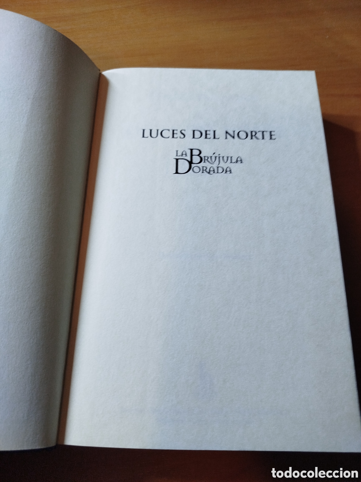 Libros de segunda mano: Luces del norte. La br&uacute;jula dorada.philip pullman - Foto 1