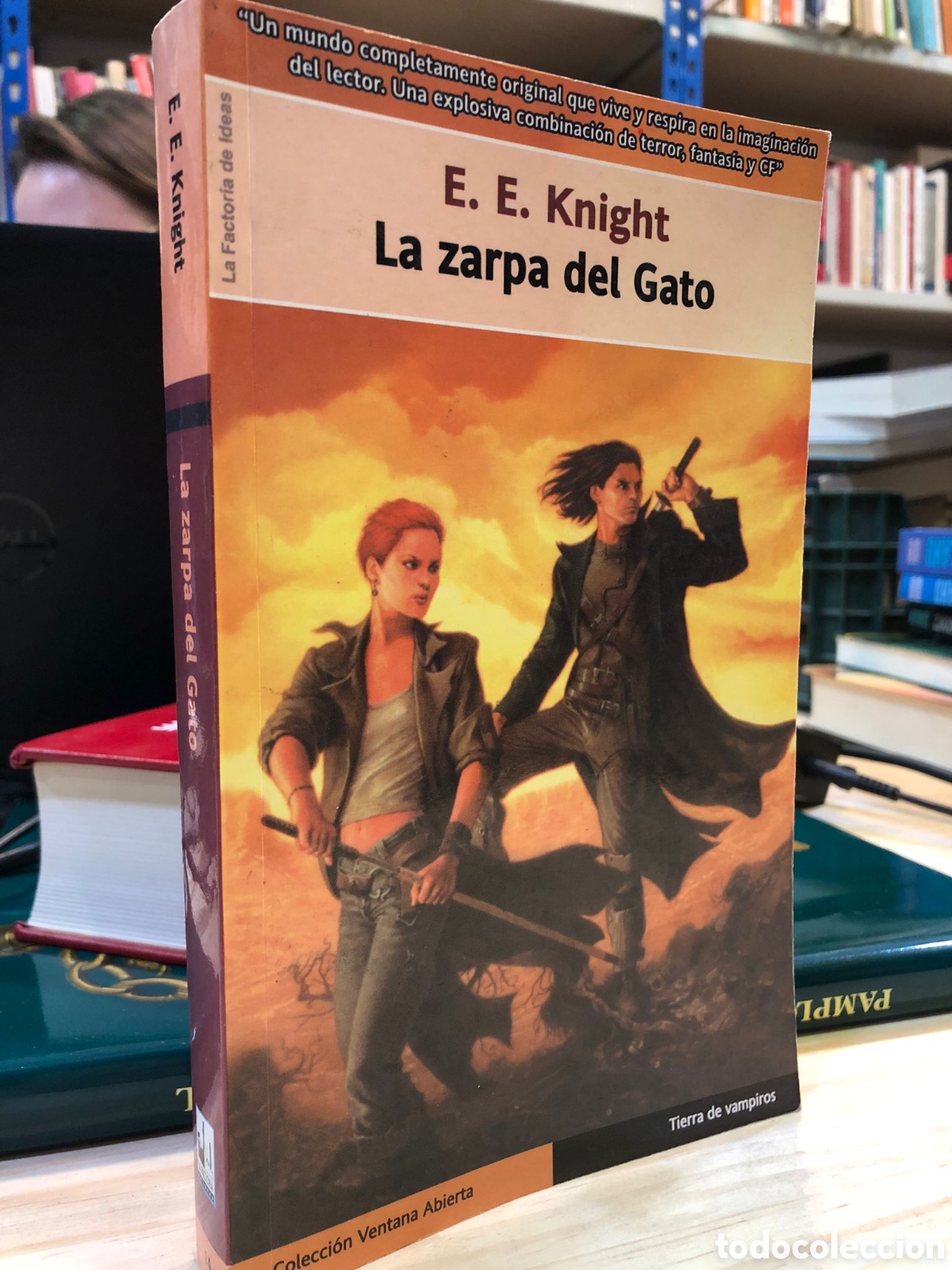 Libros de segunda mano: La zarpa del Gato - E. E. Knight - Foto 1