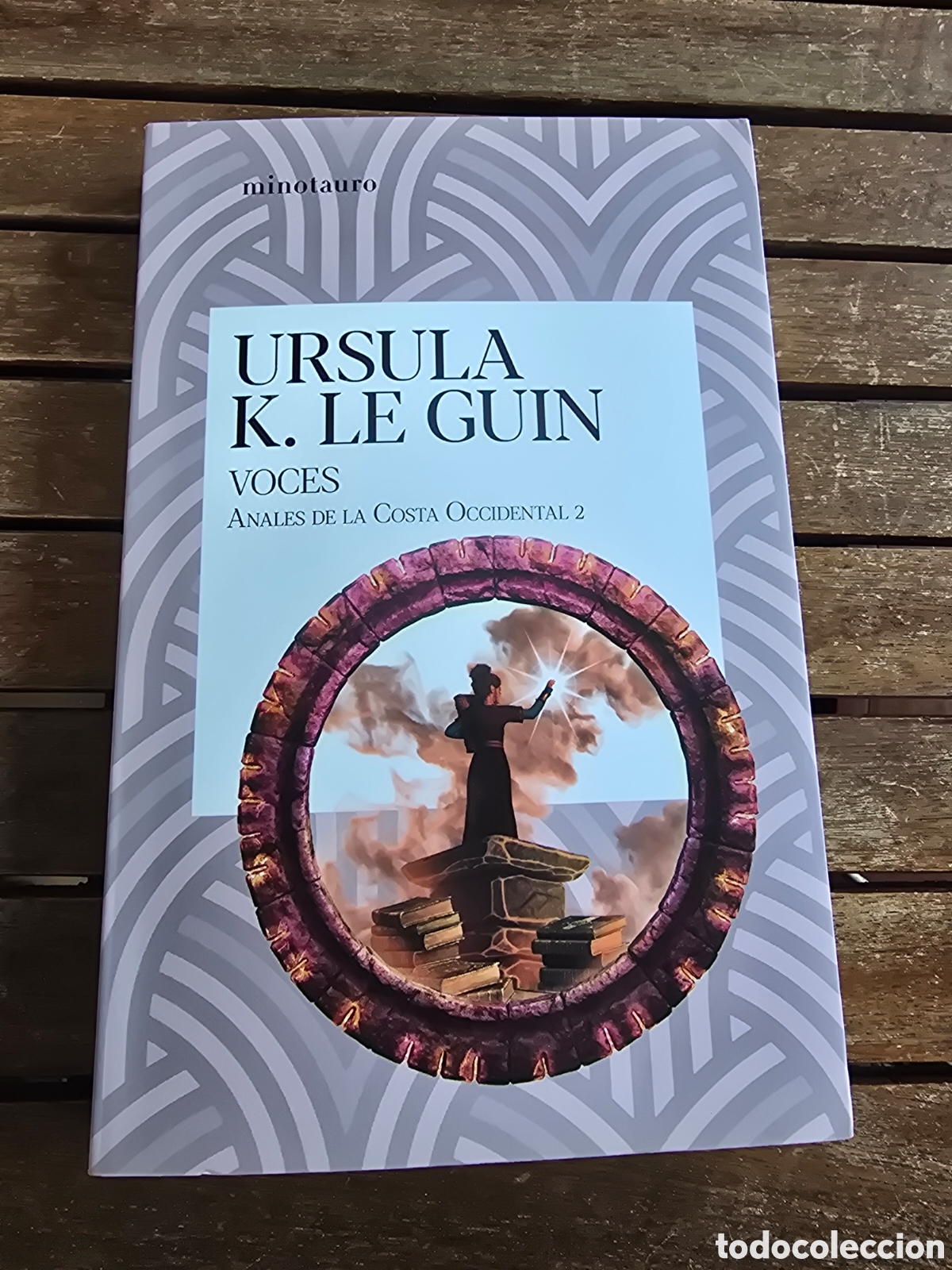Libros de segunda mano: Voces n&ordm; 02/03 Ursula K. Le Guin Editorial MINOTAURO 2021 ciencia ficcion