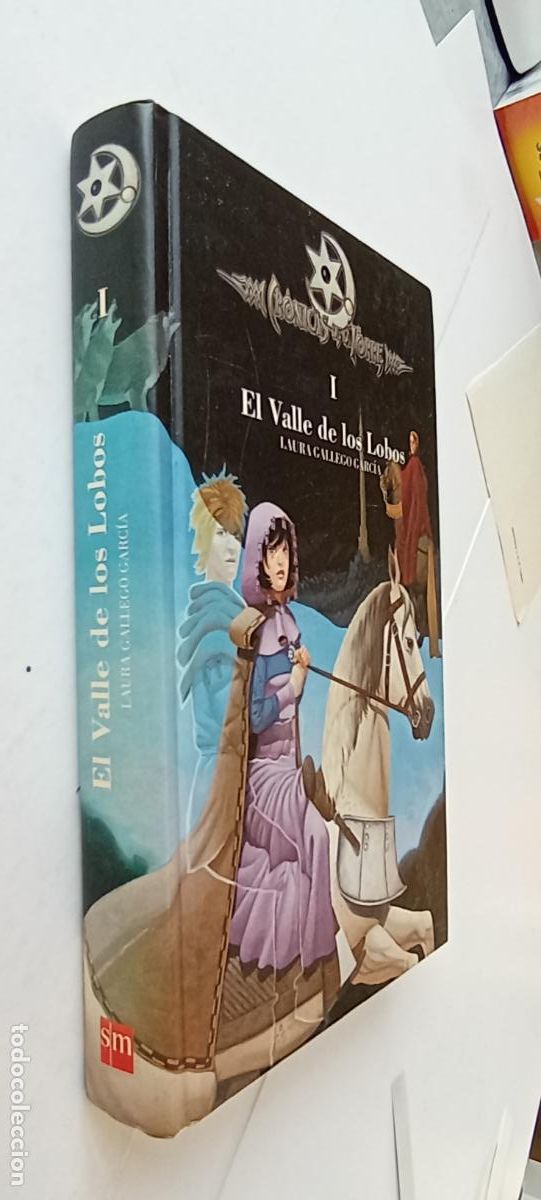 Libros de segunda mano: CR&Oacute;NICAS DE LA TORRE N&ordm; 1 EL VALLE DE LOS LOBOS - LAURA GARC&Iacute;A CORELLA - TAPA DURA