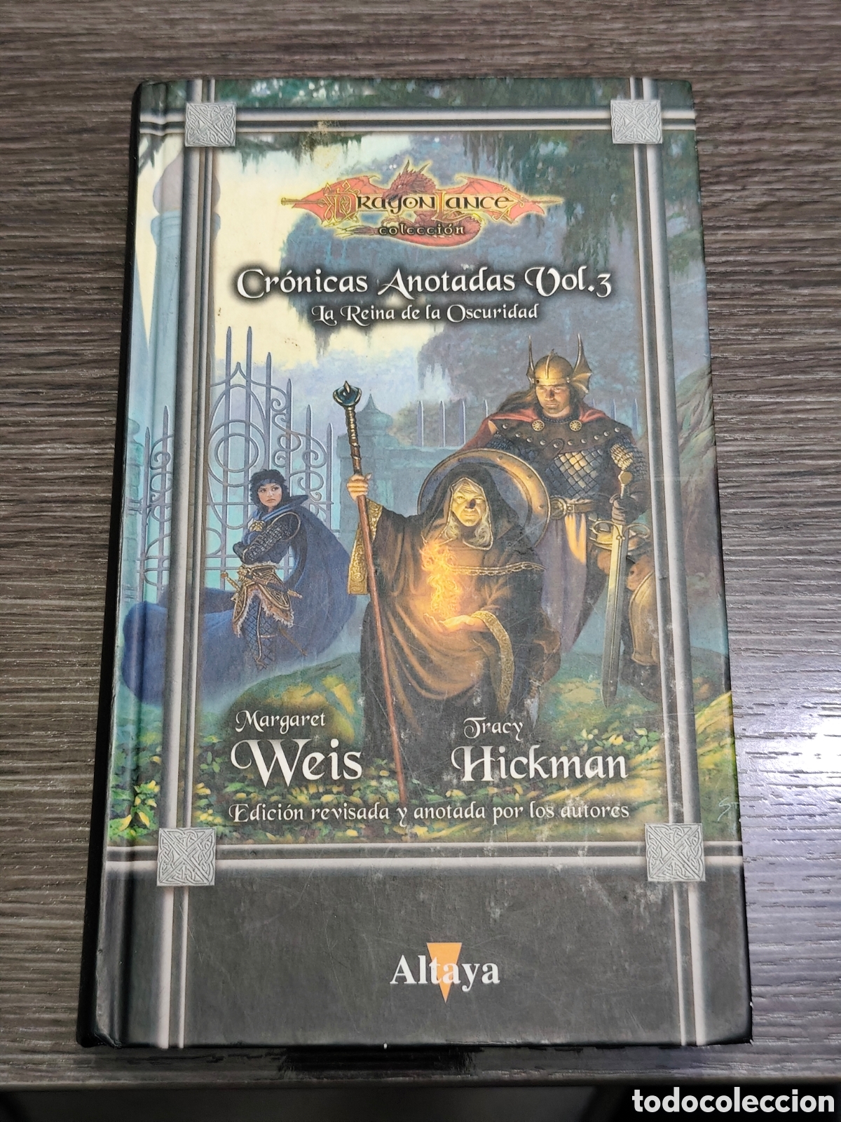 Libros de segunda mano: Cr&oacute;nicas anotadas vol 3 La reina de la oscuridad Dragonlance Margaret Weis Tracy Hickman