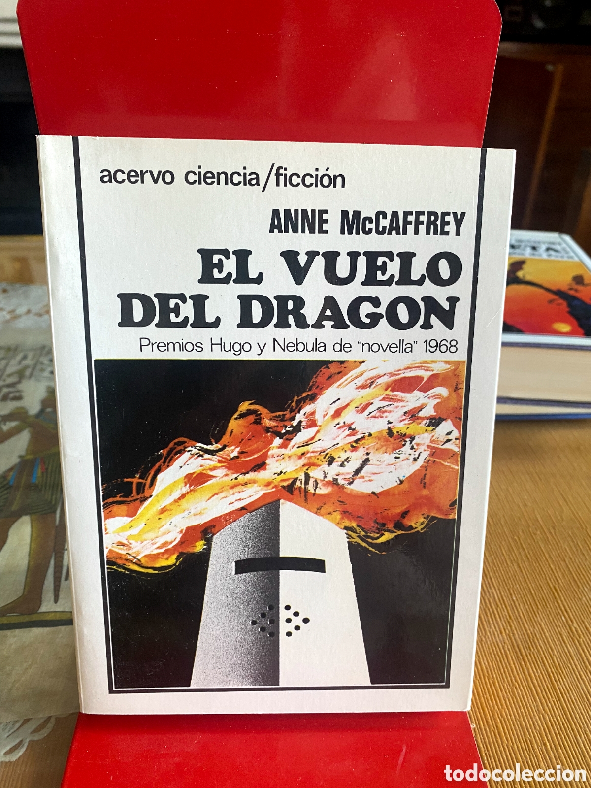 Libros de segunda mano: El vuelo del drag&oacute;n: McCaffrey, Anne. (PEDIDO MINIMO 10&euro;)