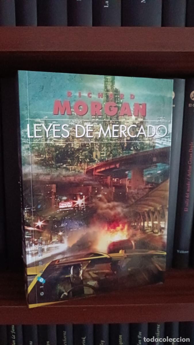 Libri di seconda mano: LEYES DE MERCADO - RICHARD MORGAN - GIGAMESH