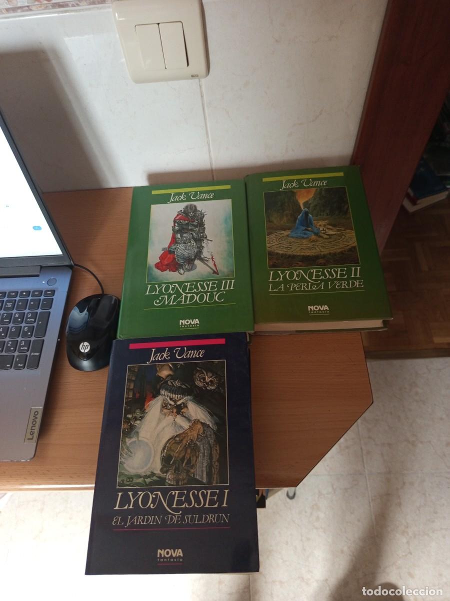 Libros de segunda mano: TRILOG&Iacute;A LYONESSE, JACK VANCE, NOVA