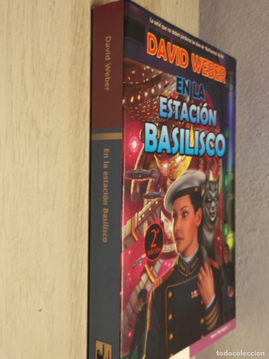 Libros de segunda mano: En la estaci&oacute;n Basil&iacute;sco - Tapa blanda 2010 de David Weber
