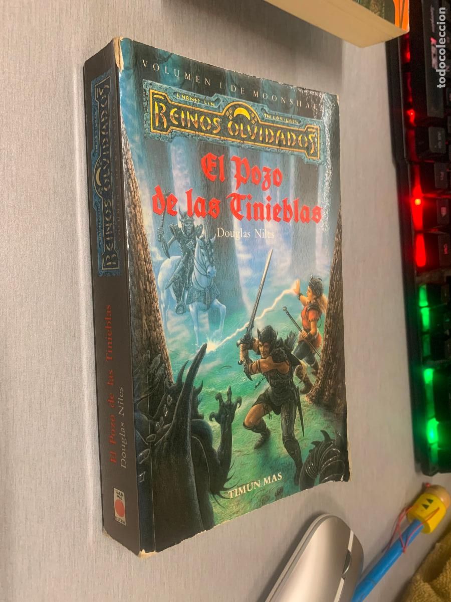 Libros de segunda mano: EL POZO DE LAS TINIEBLAS / DOUGLAS NILES / VOLUMEN I DE MOONSHAES- REINOS OLVIDADOS / TIMUN MAS 1992
