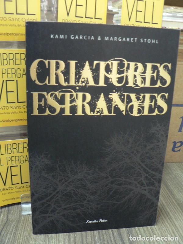 Libros de segunda mano: Criatures estranyes - Kami Garcia - Estrella Polar - L' Illa del Temps