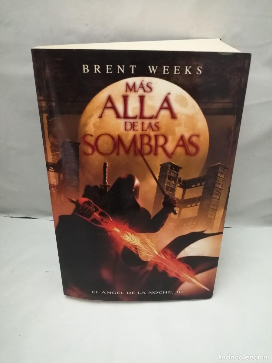 Libri di seconda mano: M&aacute;s all&aacute; de las sombras (Primera edici&oacute;n, Trilog&iacute;a el &Aacute;ngel de Noche 3)