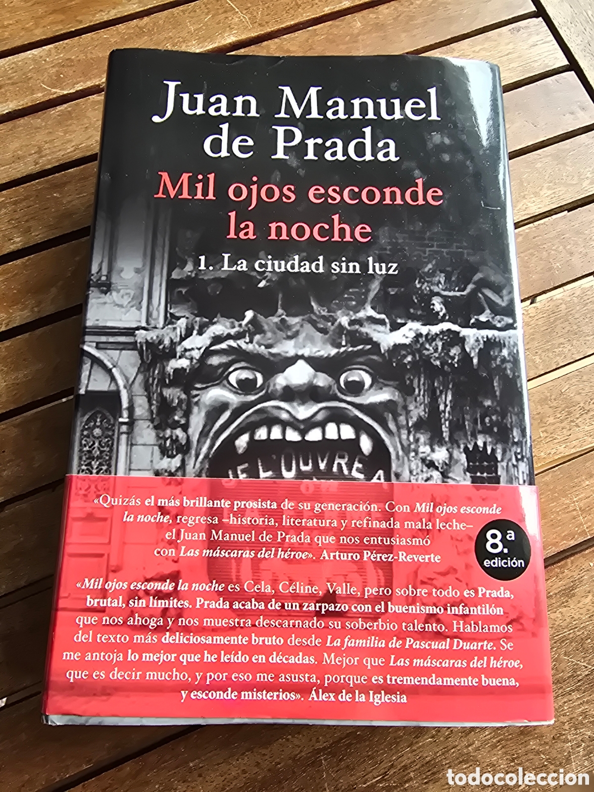 Libros de segunda mano: Mil ojos esconde la noche. La ciudad sin luz Prada, Juan Manuel de ESPASA CALPE 2024 8va edicion