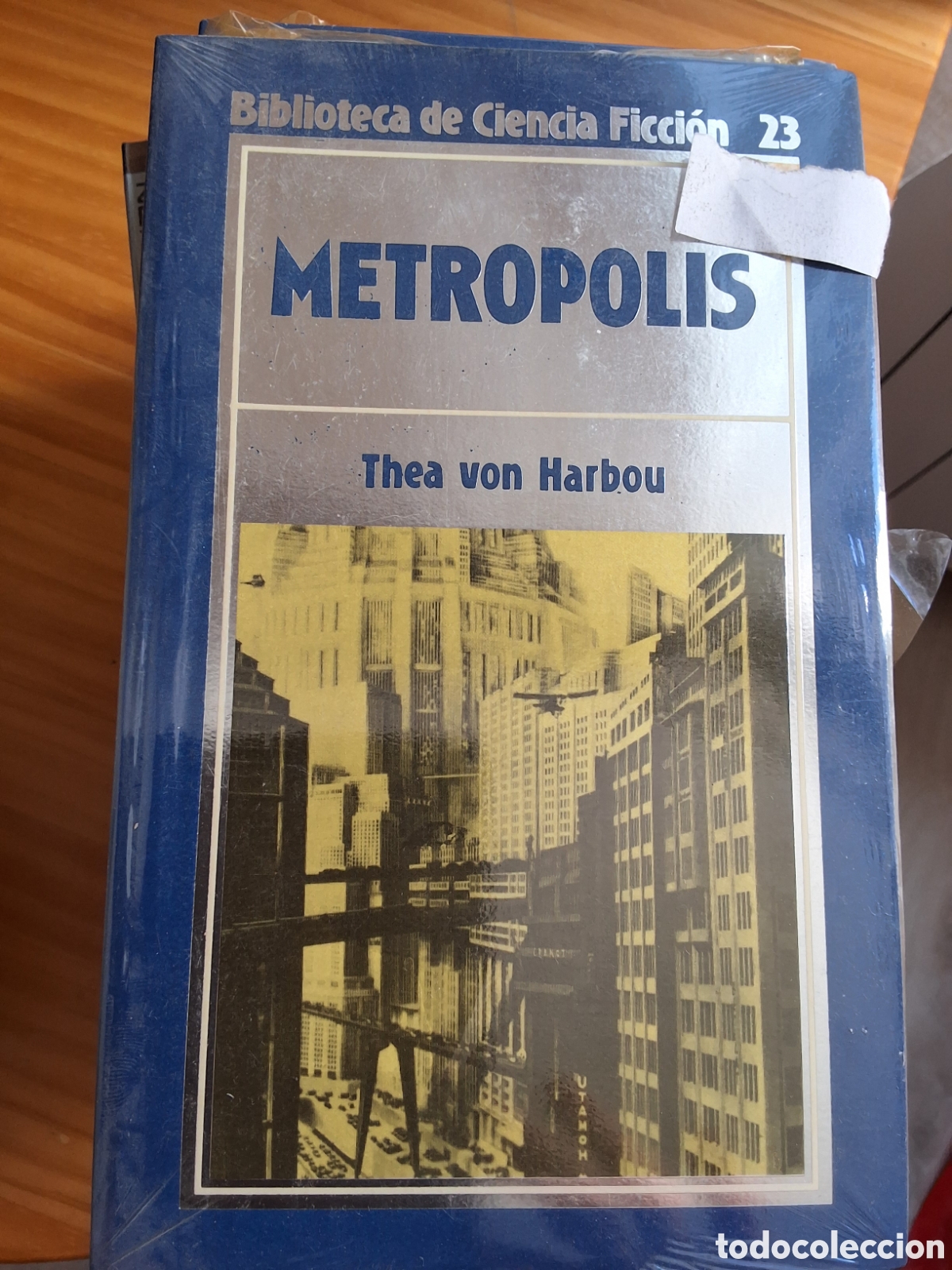 Libros de segunda mano: Biblioteca ciencia ficci&oacute;n libro de T. Harbou n&uacute;mero 23 Metr&oacute;polis edita Orbis