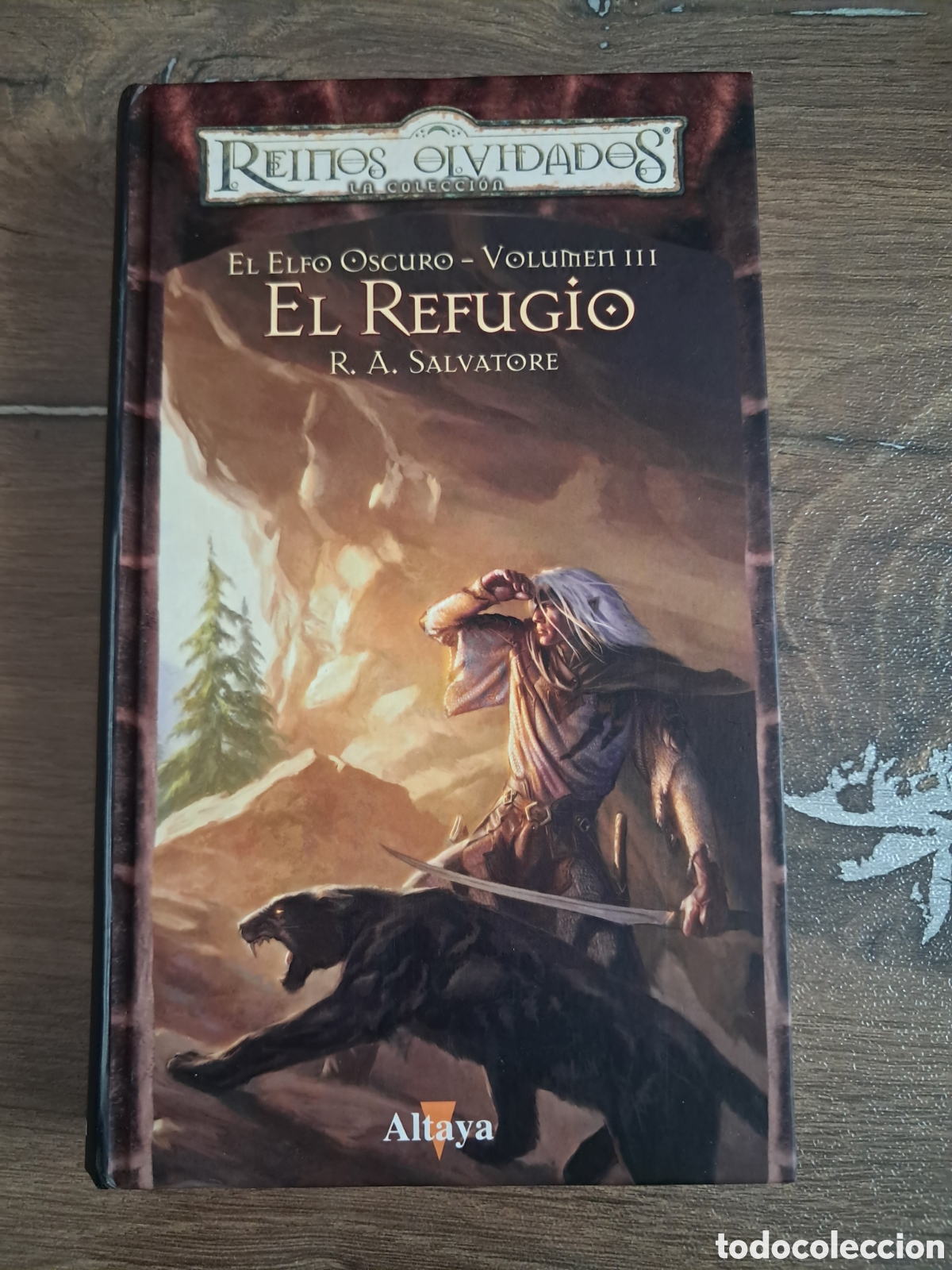 Libros de segunda mano: Novela de Fantas&iacute;a. El Elfo Oscuro. Volumen 3. El refugio. De la editorial Altaya. A&ntilde;o 2008. Tapa du