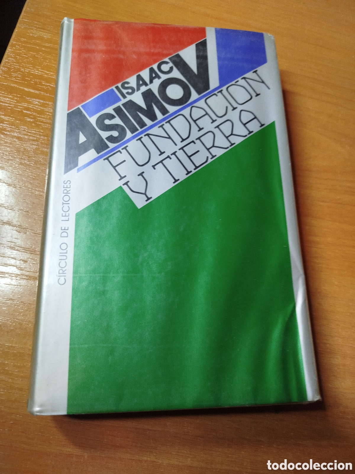 Libros de segunda mano: Fundaci&oacute;n y tierra. Isaac asimov.