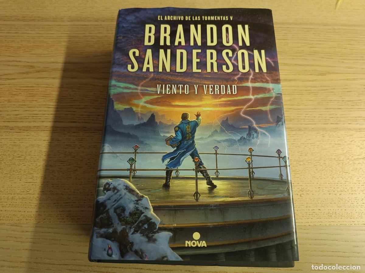 Libros de segunda mano: Viento y Verdad. Brandon Sanderson. Nova. El archivo de las tormentas V. Tapa dura. Nuevo. Sin leer.