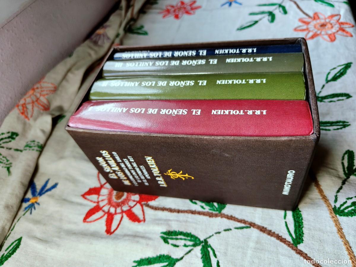 Libros de segunda mano: Caja Estuche que incluye la trilog&iacute;a de el Se&ntilde;or de los Anillos y Ap&eacute;ndices. J. R. Tolkien.