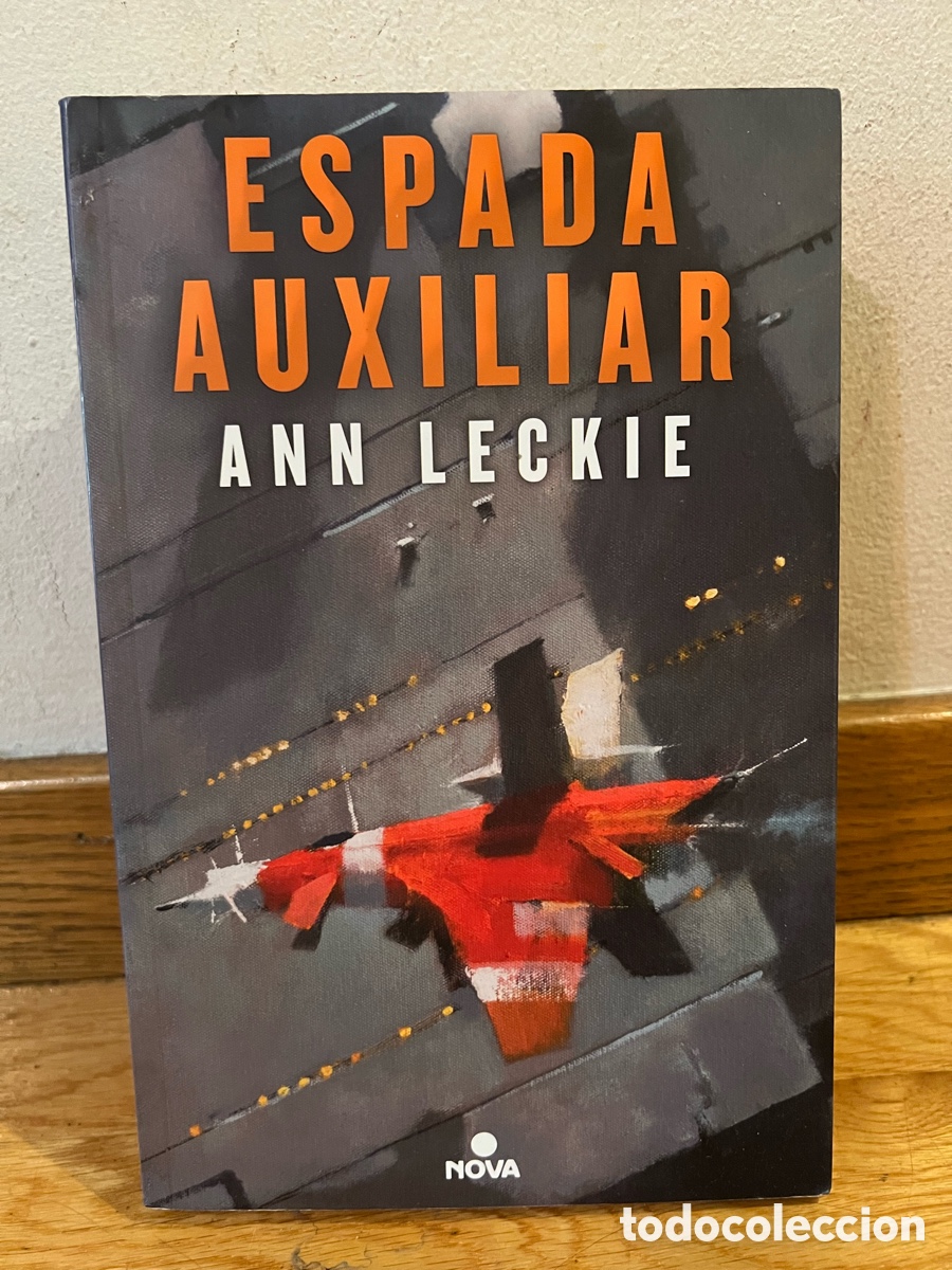 Libros de segunda mano: ESPADA AUXILIAR ANN LECKIE