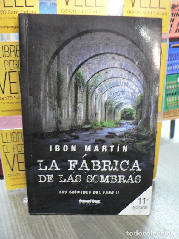 Livres d'occasion: La F&aacute;brica de las Sombras - Mart&iacute;n &Aacute;lvarez, Ibon - Travel Bug - Novela, N&ordm; 2