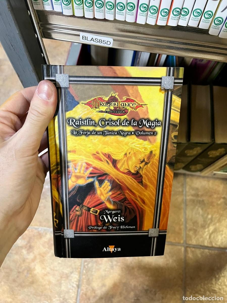 Libros de segunda mano: BLAS85D Raistlin, Crisol de la Magia. La forja de un t&uacute;nica negra, Vol. 2 &ndash; Margaret Weis &ndash; Altaya.