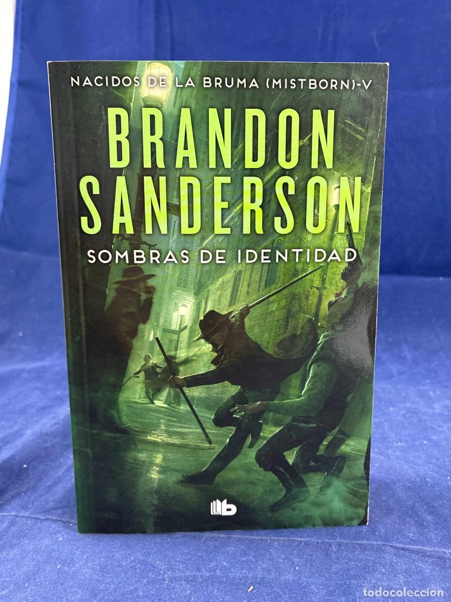 Libros de segunda mano: Sombras de identidad Brandon Sanderson 2019 B de Bolsillo Muy buen estado