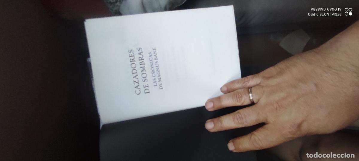 Libros de segunda mano: Cazadores de sombras. Las cr&oacute;nicas de Magnus Bane. Cassandra Clare, Mauren Johnson, Sarah Rees