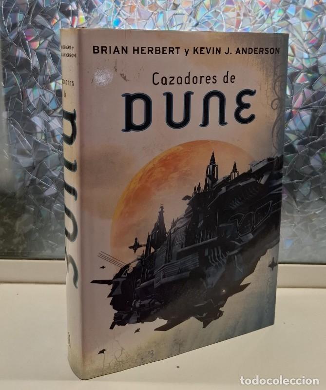 Libros de segunda mano: Cazadores de Dune - Brian Herbert y Kevin J. Anderson - Plaza & Janes - &Eacute;xitos / Best Seller