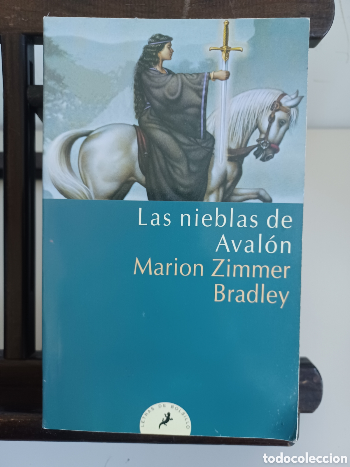 Libri di seconda mano: Las nieblas de Aval&oacute;n/ Marion Zimmer Bradley/ Salamandra, 2003