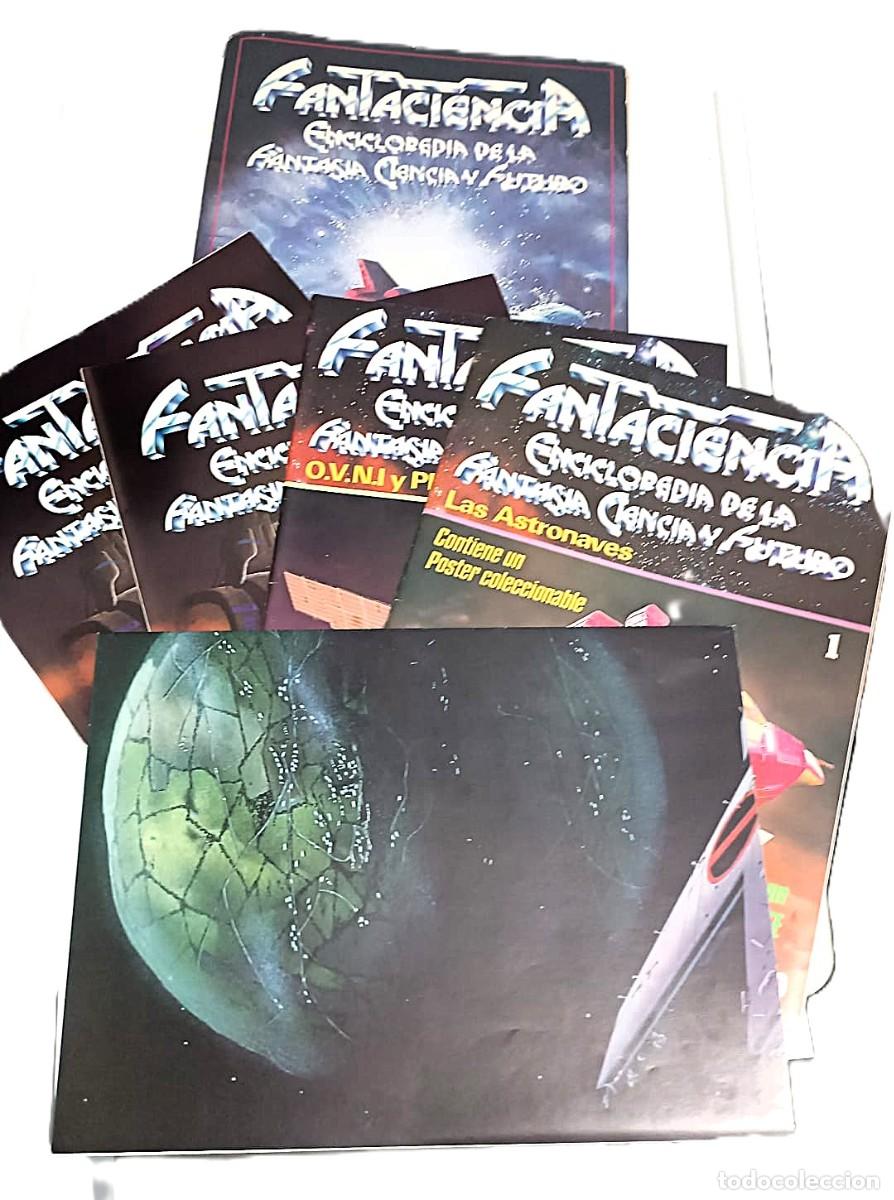 Livres d'occasion: Fantaciencia: N&ordm;1: Fantas&iacute;a, Ciencia y Futuro. A&ntilde;os 80. Carpeta, p&oacute;ster y 4 n&uacute;meros.